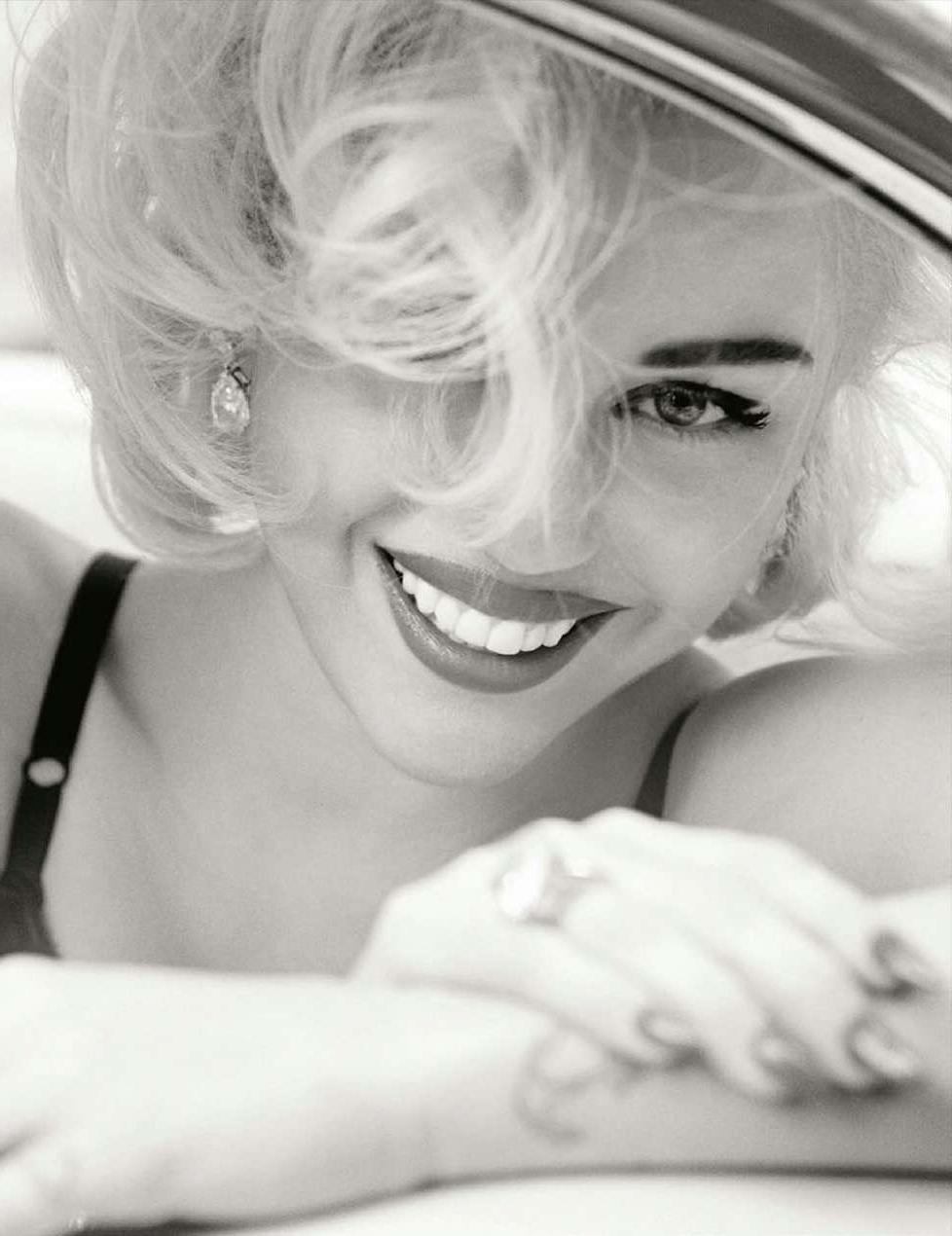 16P Miley Cyrus exposes her nude topless breasts for mag 