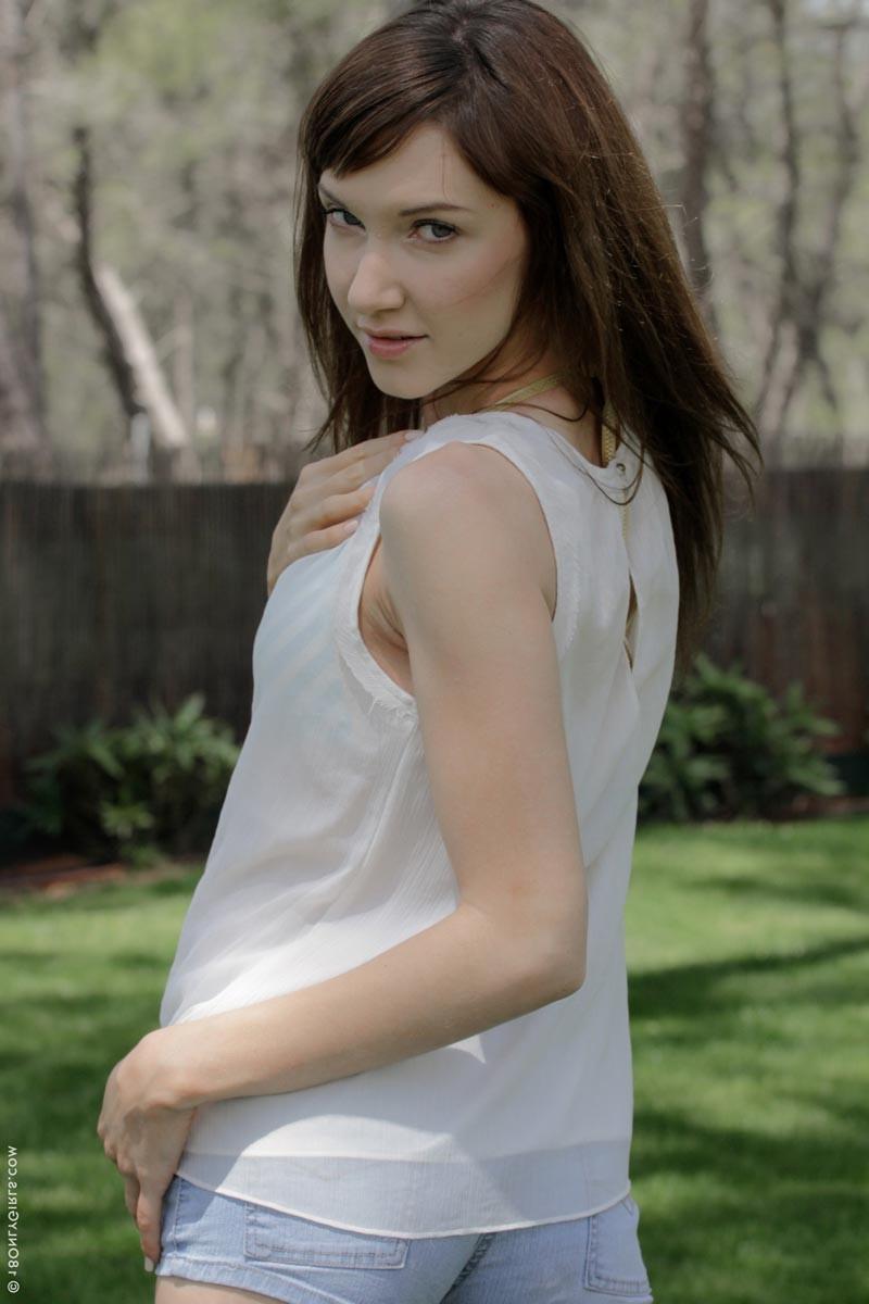 15P Sexy teen with perky tits posing in the garden