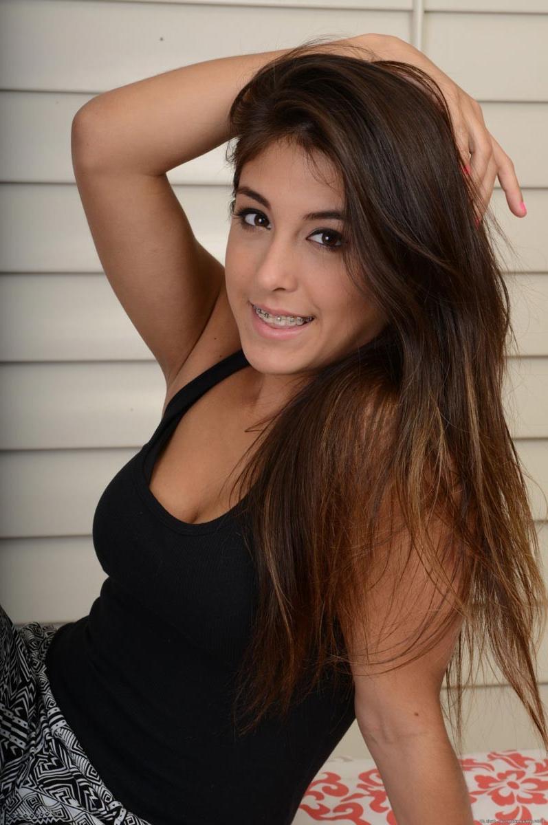 15P Natalie Monroe shows off her shaved lovebox