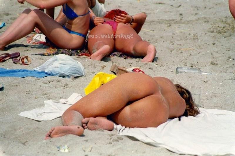 13P Hot babes tan topless and nude on the beach