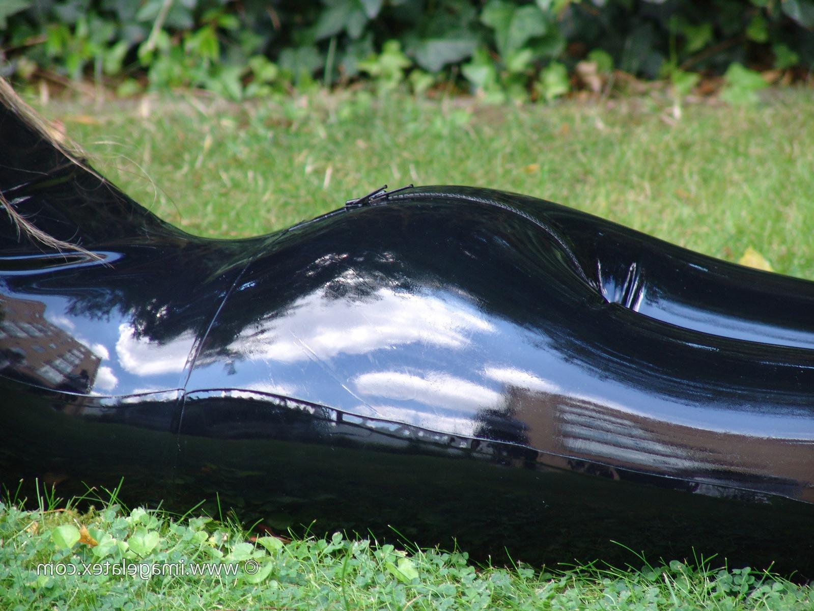 15P Kinky college girl Allis outdoor latex fetish and glamour babes 
