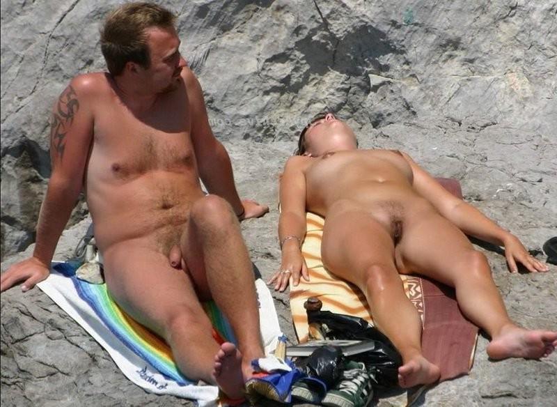 15P Beauty babes on the beach