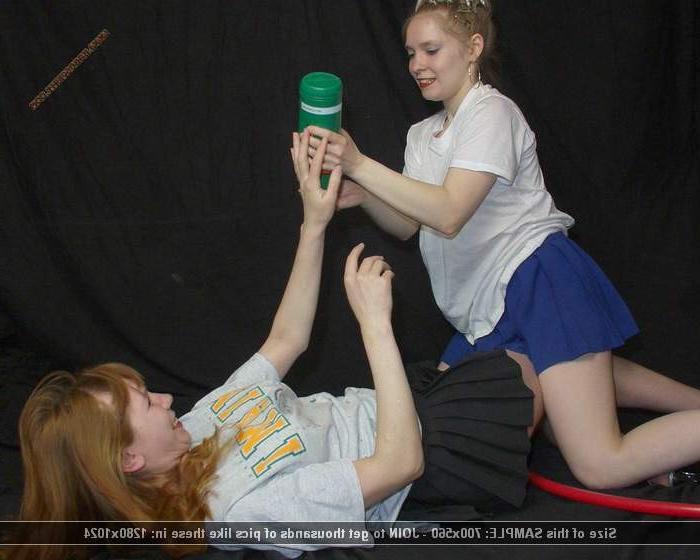 12P Bitchfight turns into wet t-shirt catfight