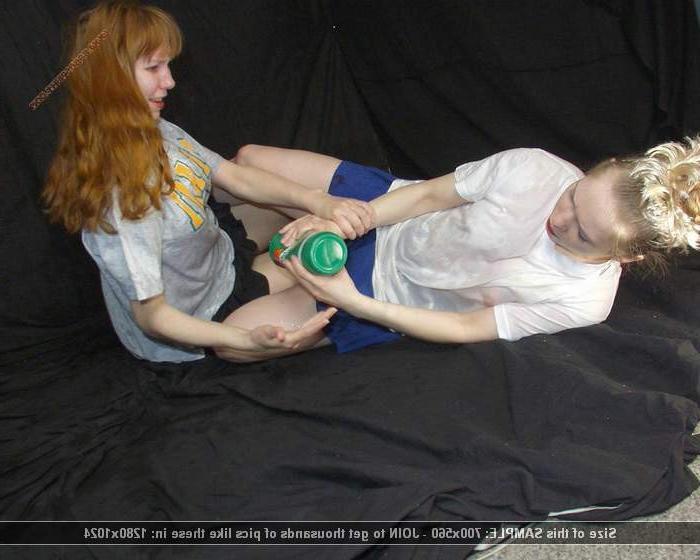 12P Bitchfight turns into wet t-shirt catfight