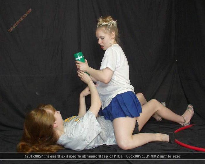12P Bitchfight turns into wet t-shirt catfight