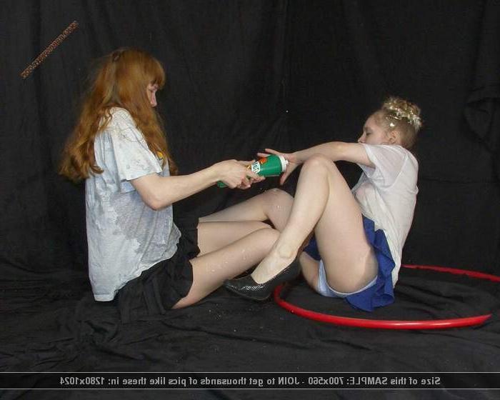 12P Bitchfight turns into wet t-shirt catfight