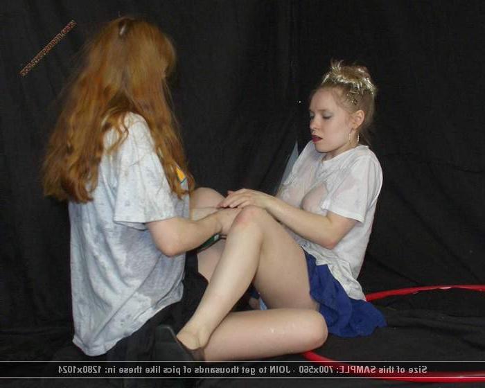 12P Bitchfight turns into wet t-shirt catfight