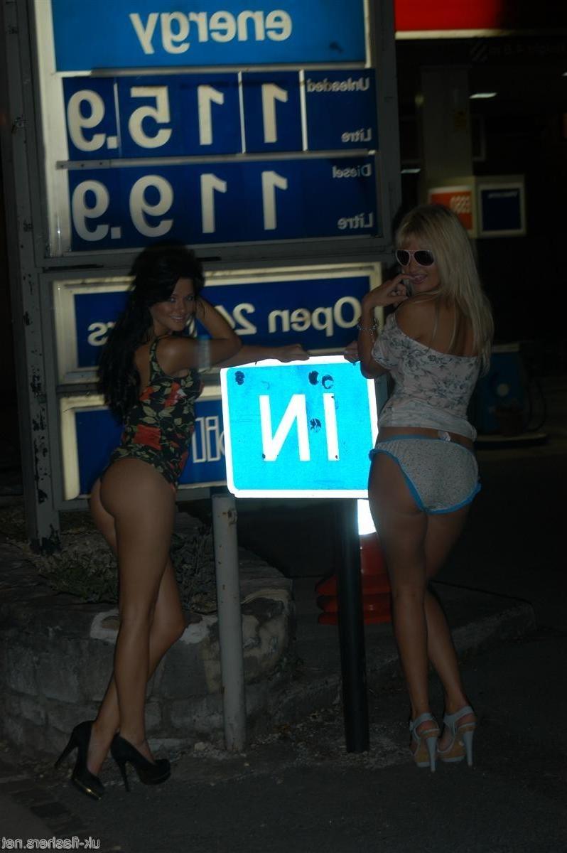 16P Two cute English babes Vanessa Walker and Nikki Hedger flashing from cars and nu