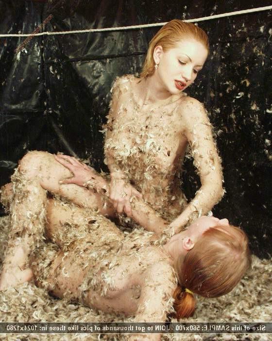 12P Beautiful nakes girls covered in feathers