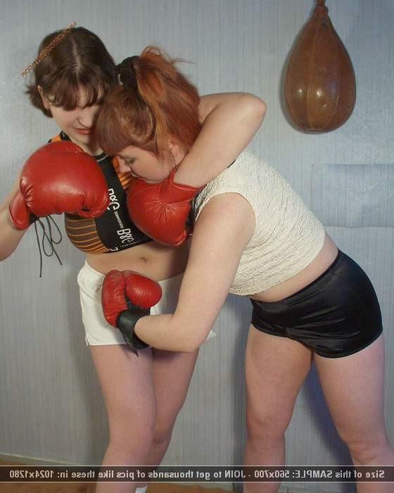 8P Amateur boxer smashed by more experienced opponent