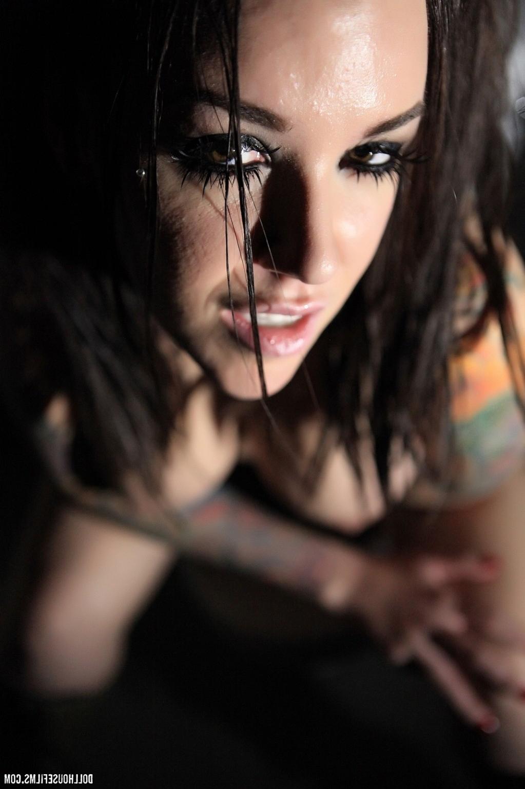 15P Tattooed Hottie Emily Parker in black thigh high Boots