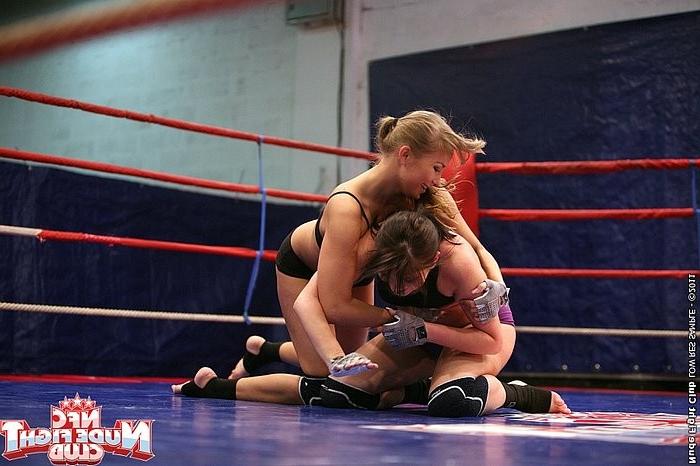 16P Jessika Lux dominant blonde in lesbian sex catfight with Bijou