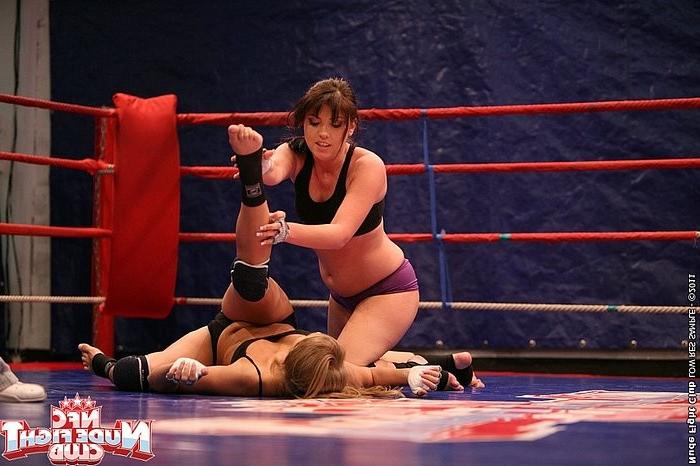 16P Jessika Lux dominant blonde in lesbian sex catfight with Bijou