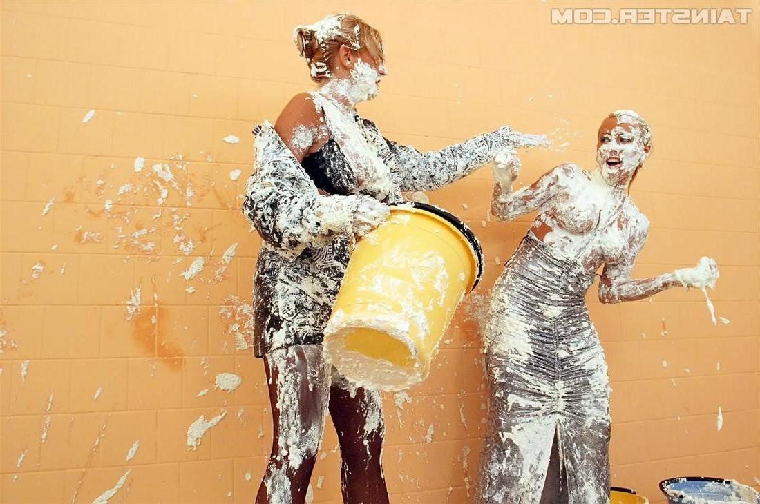 15P Wallpaper Glue All Over The Place
