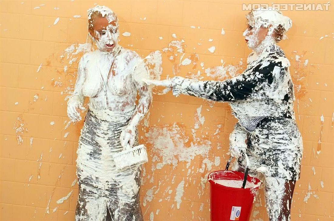 15P Wallpaper Glue All Over The Place