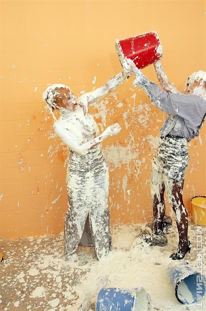 15P Wallpaper Glue All Over The Place