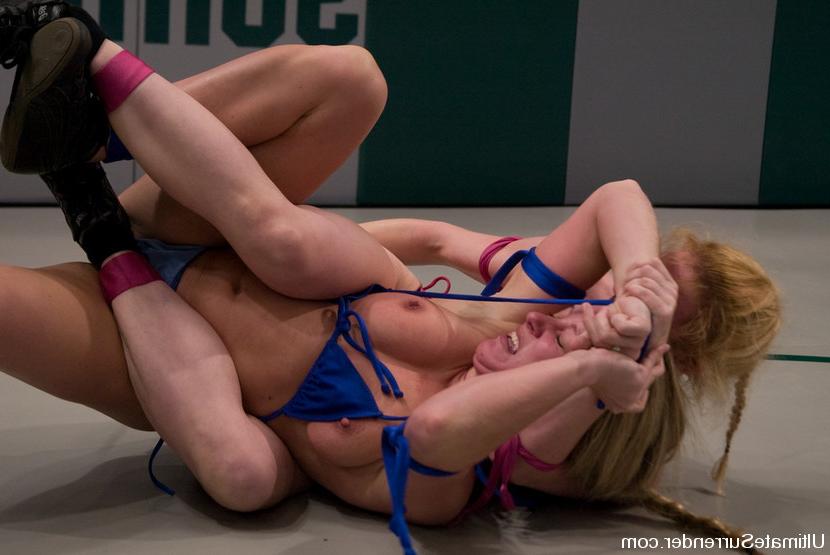 15P Blonds catfight in real unscritped action where loser fucked