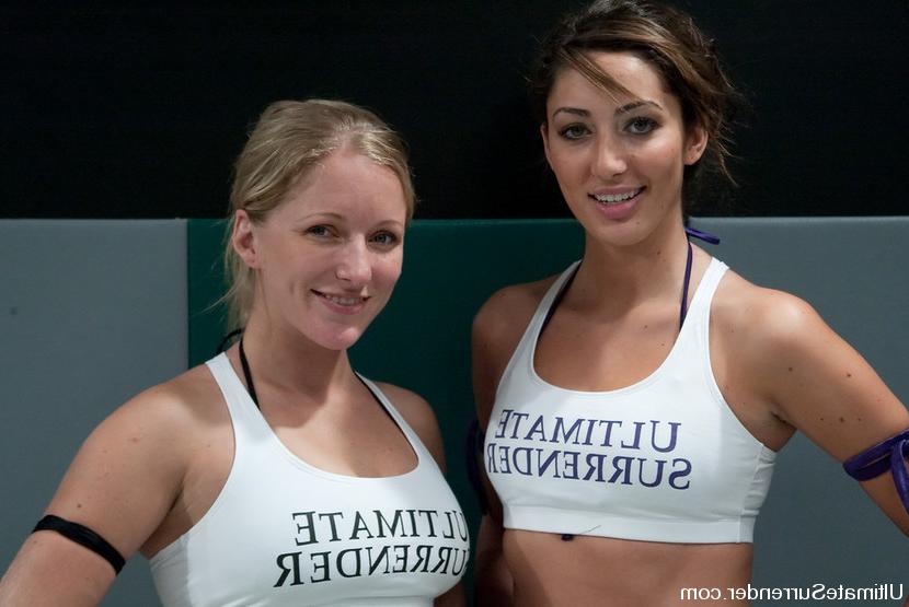 15P Naked catfight