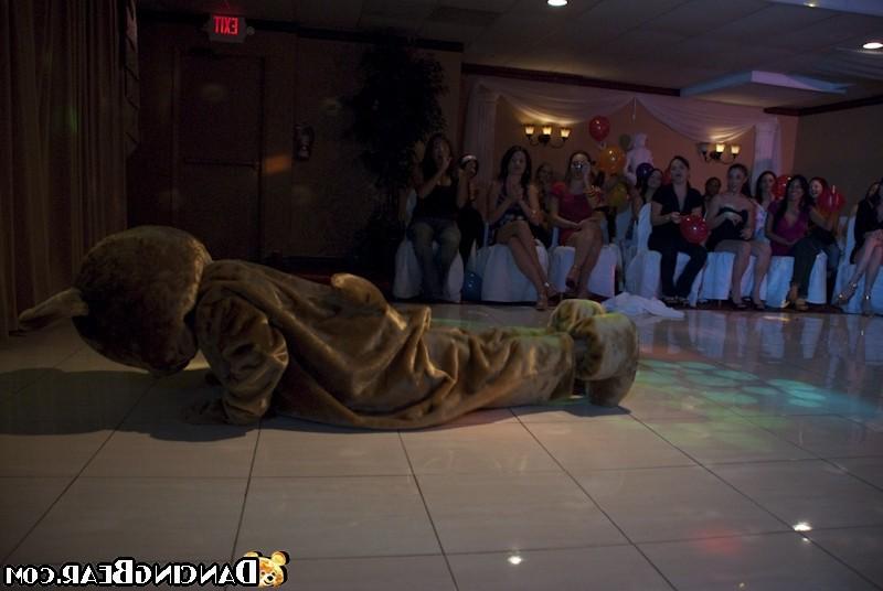 16P Crazy club babes getting penetrated by nasty dudes at party