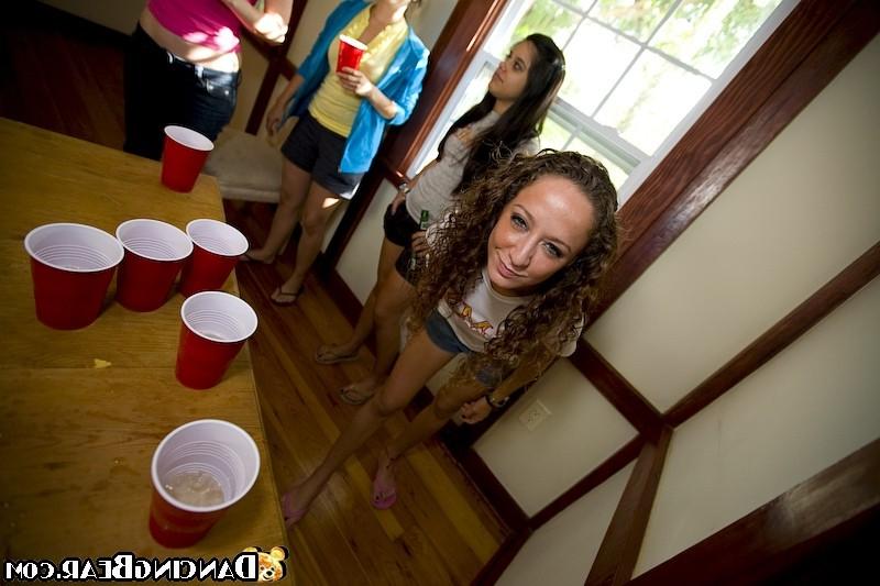 16P Dozens of amateur babes give head on the hardcore party