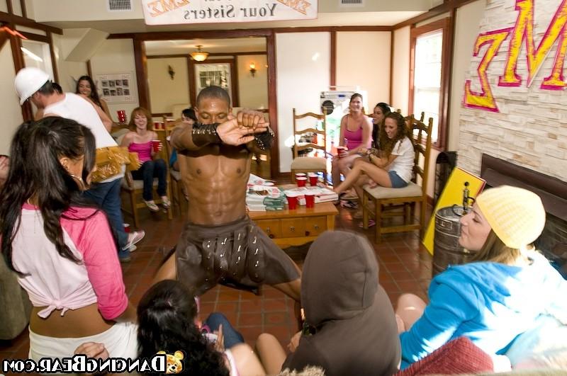 16P Dozens of amateur babes give head on the hardcore party