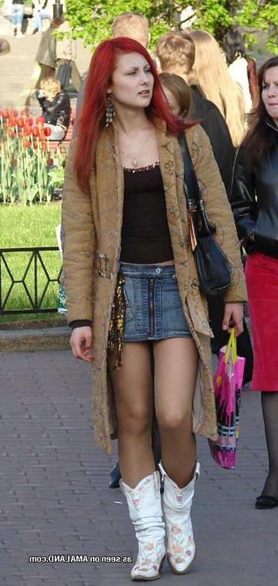 16P Various amateur girls caught in candid upskirt pics
