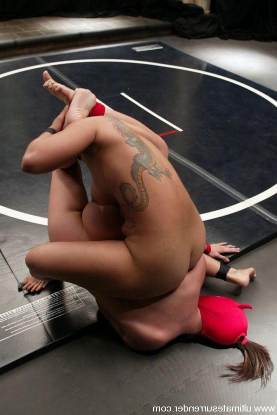 15P Crimson Ninja takes on The Dragon. Who sucks the cock