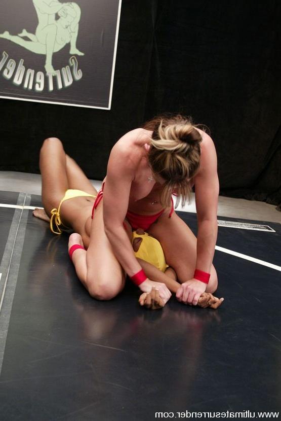 15P Janay aka Ice takes on Yellow Kitty