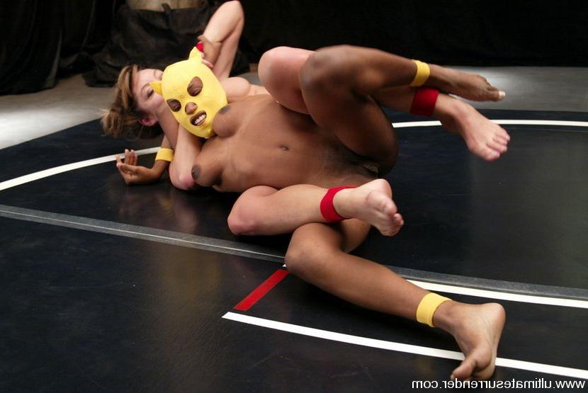 15P Janay aka Ice takes on Yellow Kitty