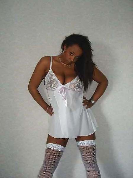 25P Big boobed black babe