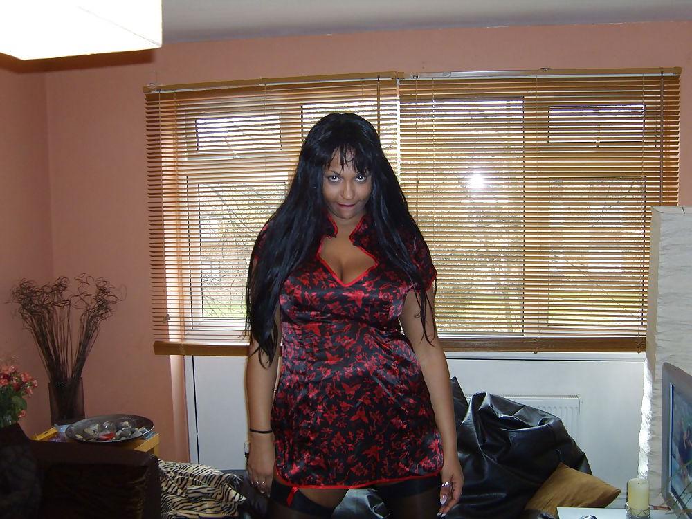 25P Big boobed black babe