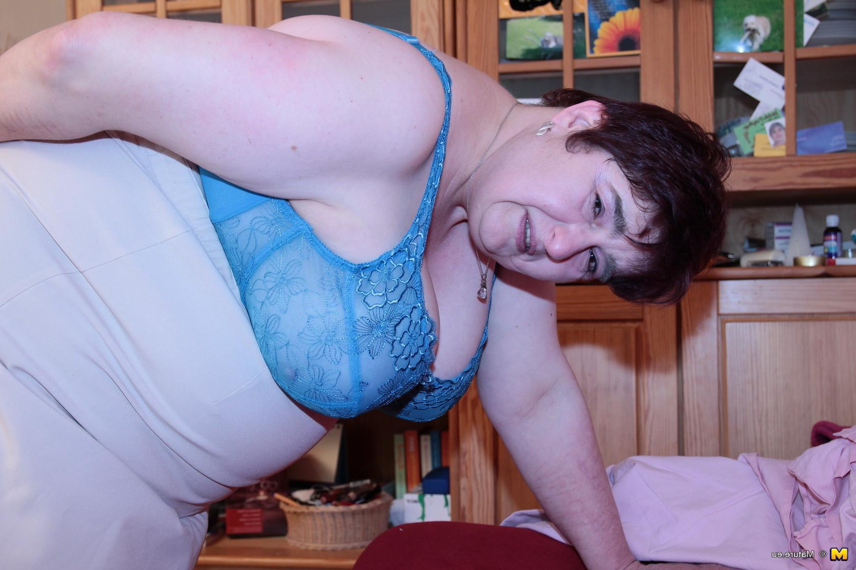 16P Big German housewife getting frisky