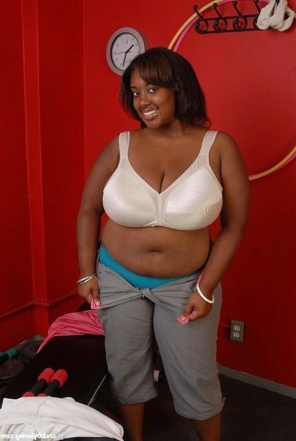 16P Fat big tits ebony getting naked and teasing
