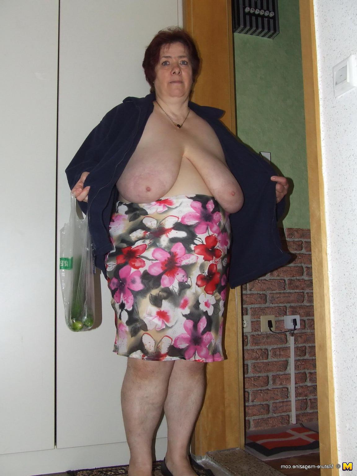 16P Big titted mature mama getting frisky