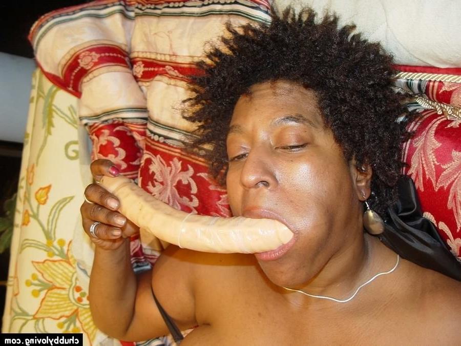 15P Fat ebony lesbians licking and fucking a big two way dildo