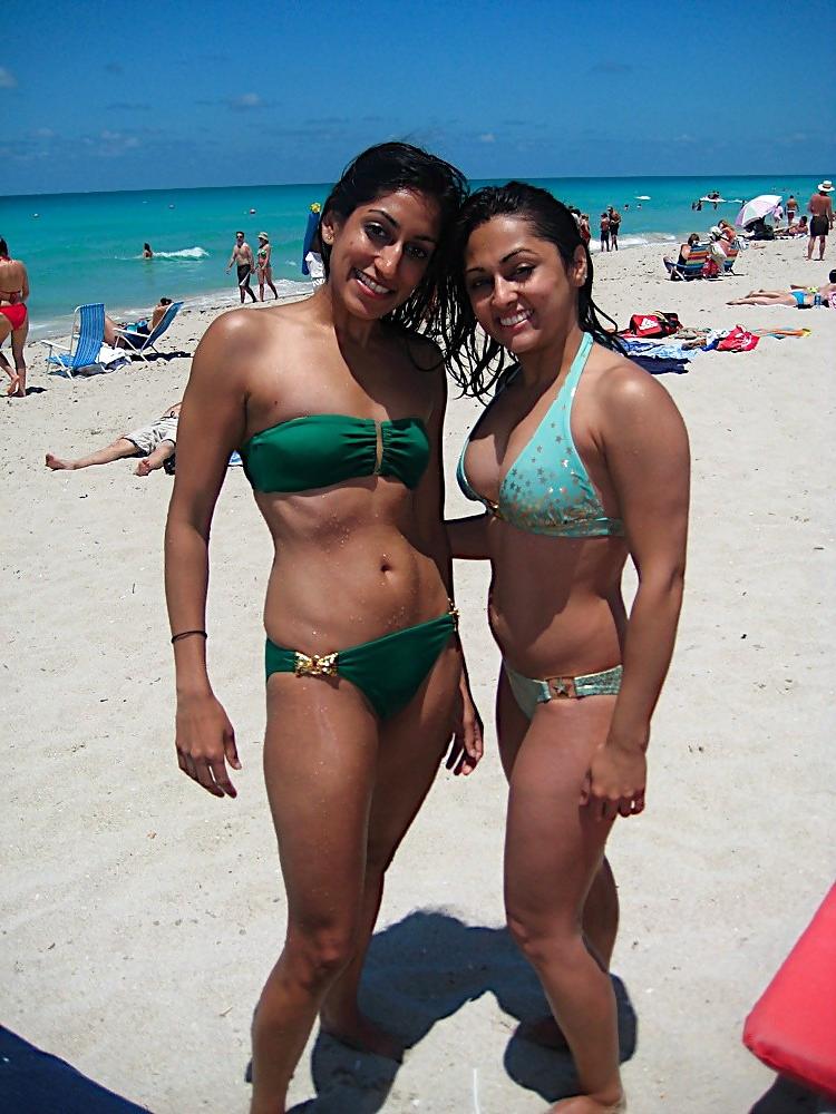25P Sexy Indian chicks . 4 - coolbudy