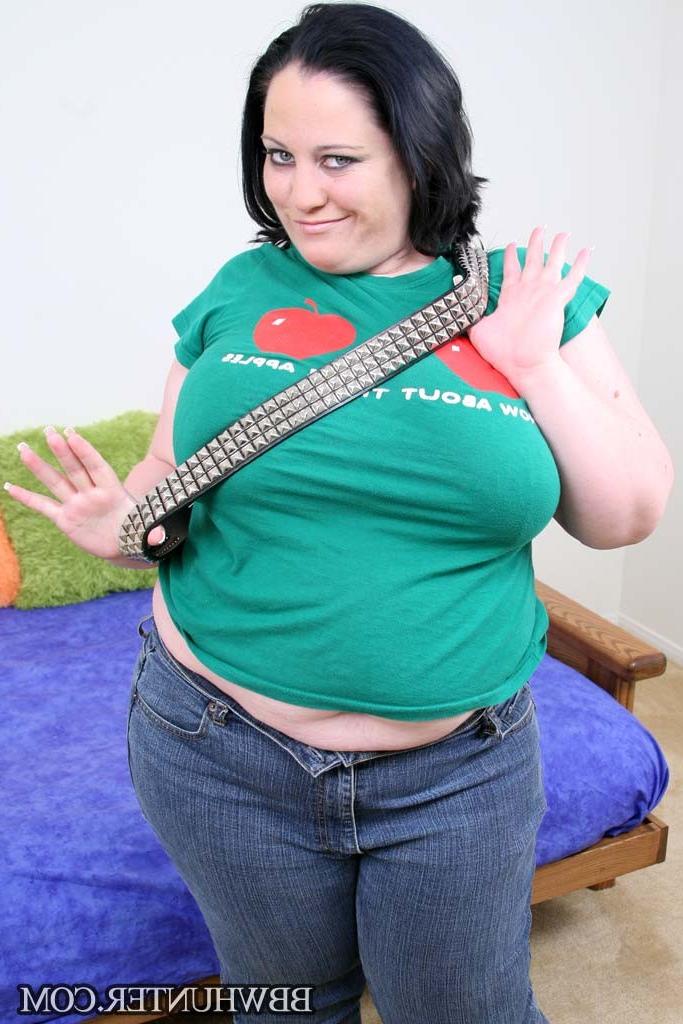 12P Sassy plumper showing off her huge tits before cock riding