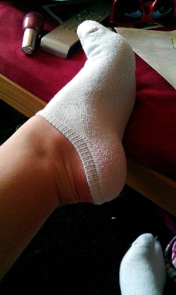 25P EMILY'S STINKY WHITE ANKLE SOCKS