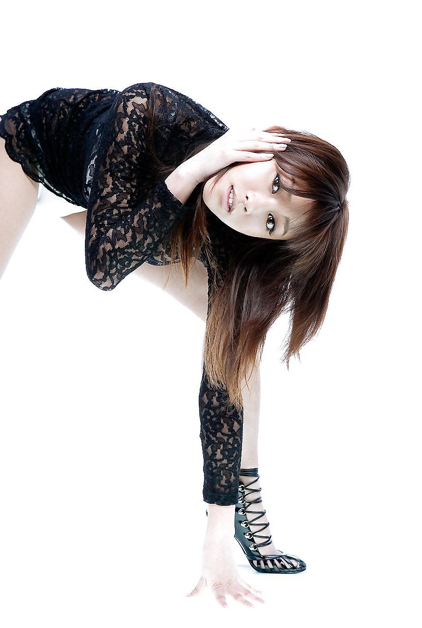25P Japanese Bikini Babes-Mikie Hara (3)