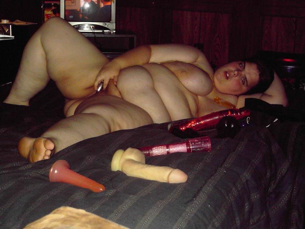 20P Huge Amateur Babe Showing off