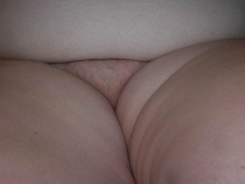 20P Huge Amateur Babe Showing off