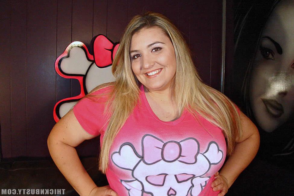 16P Plump blonde with huge tits plays with a vibrator