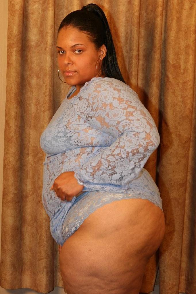 14P Teasing and posing horny black bbw enjoys humping a hard cock