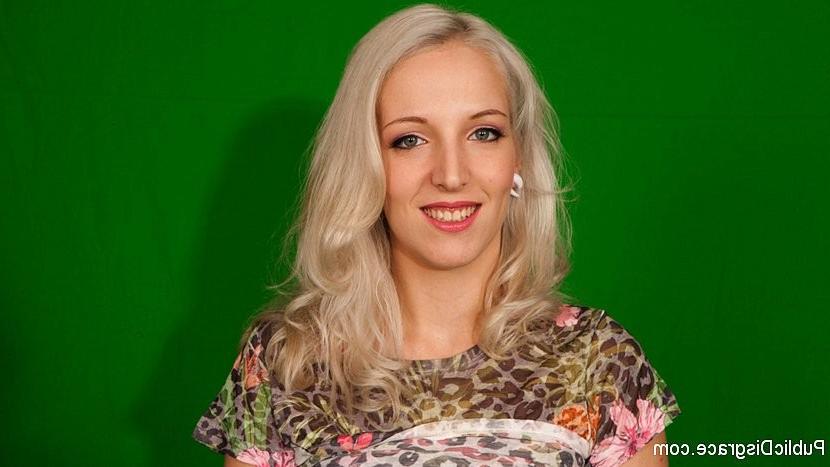 17P Liz Rainbow is public humiliated and dominated by Mona Wales an