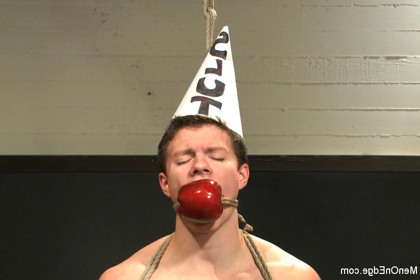 15P Tyler Sweet gets taken down and dragged by two perverts