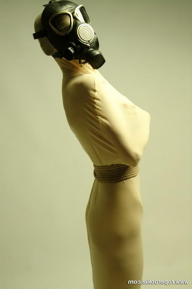 15P Full pantyhose suit and gaz mask bondage
