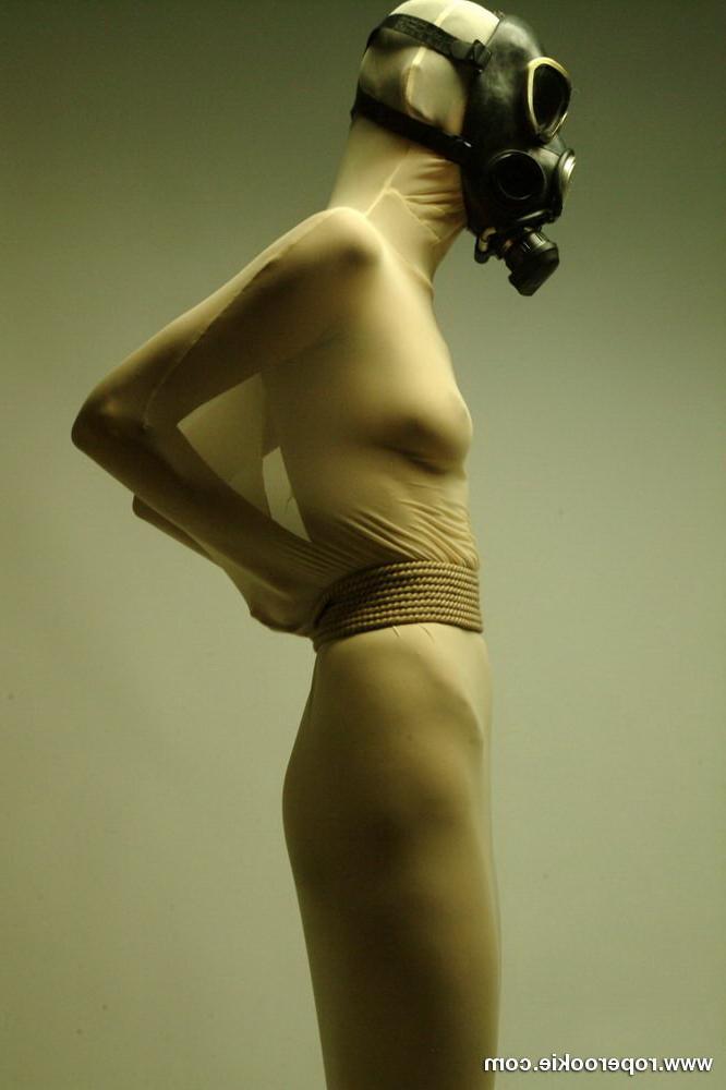 15P Full pantyhose suit and gaz mask bondage