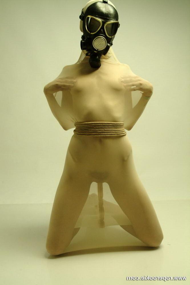 15P Full pantyhose suit and gaz mask bondage