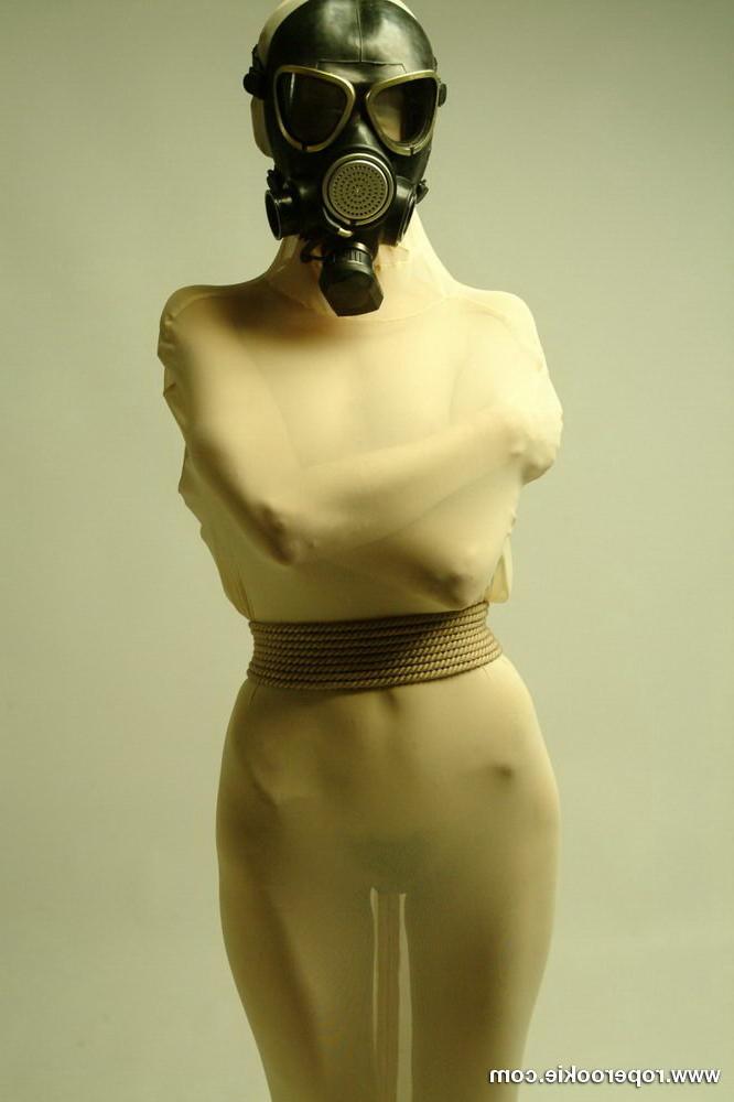 15P Full pantyhose suit and gaz mask bondage
