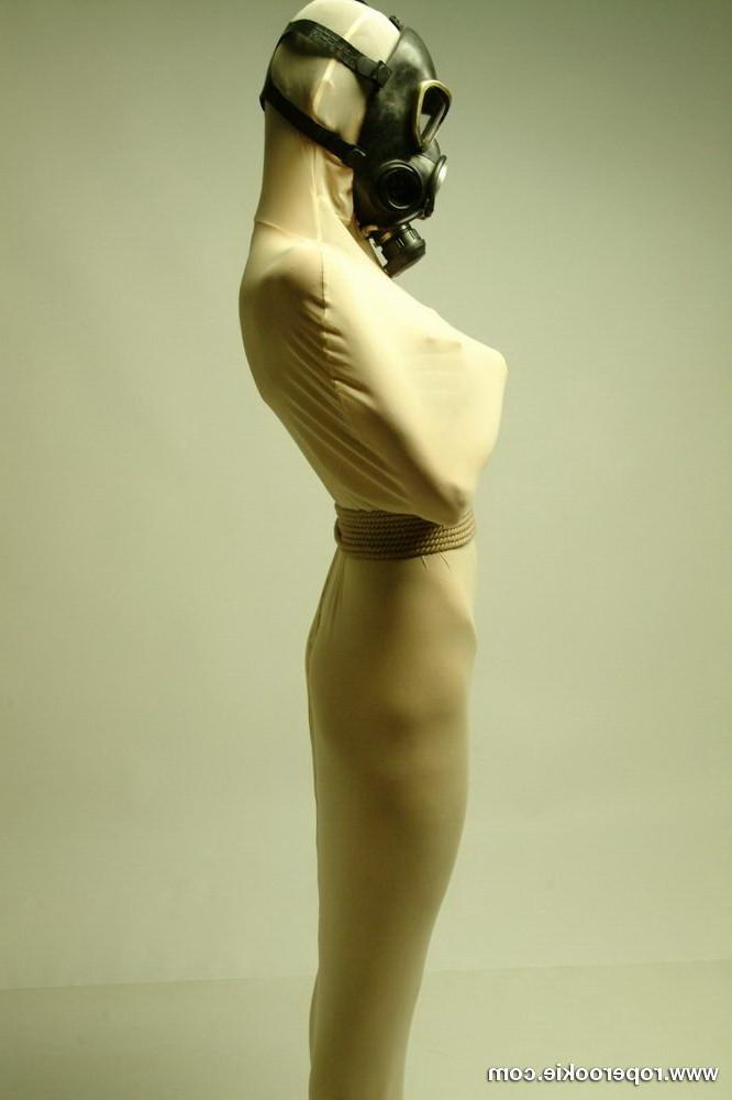 15P Full pantyhose suit and gaz mask bondage